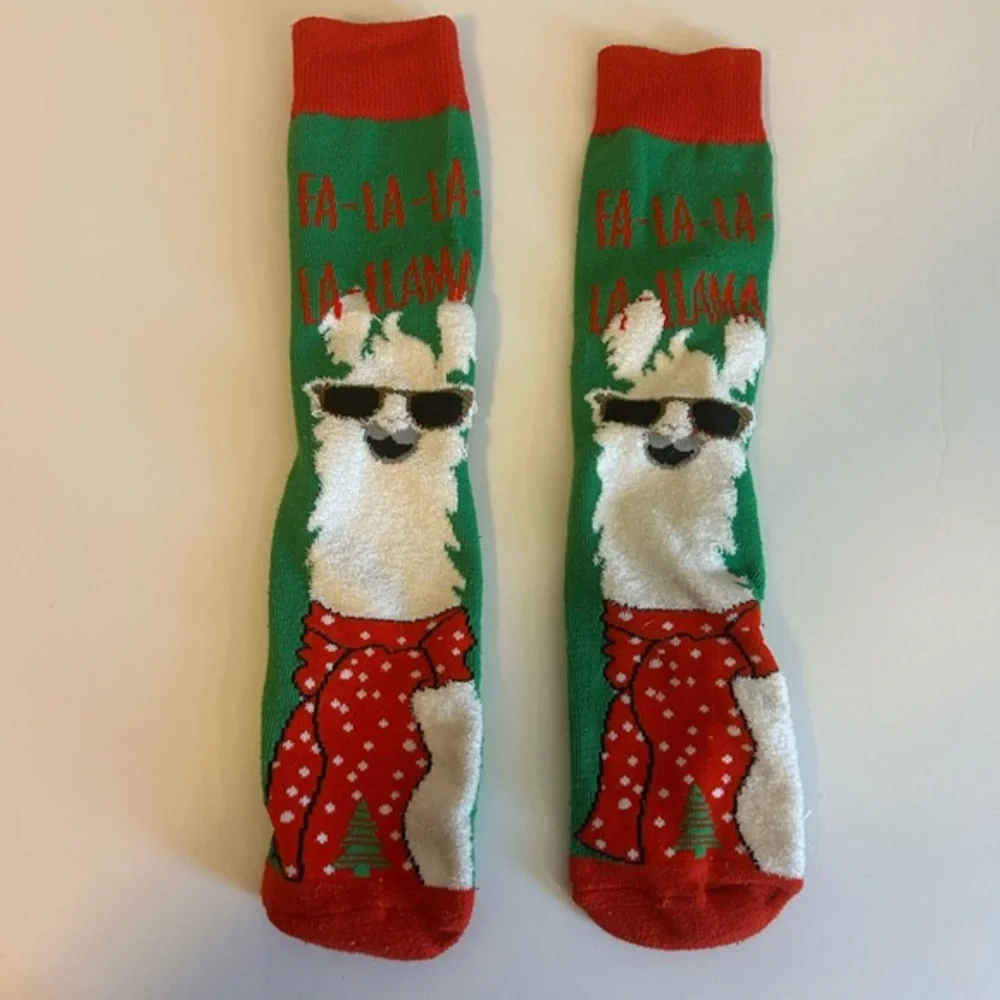 Women's Green & Red Llama Holiday Crew Socks